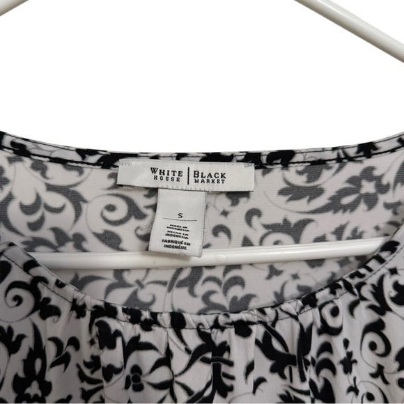 White House Black Market Sleeveless Blouse Womens Small Black White Floral Top - Picture 2 of 3
